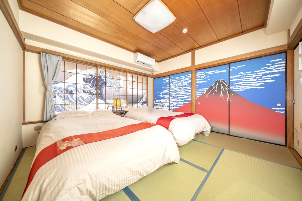 客室1 | Kagamiyama Residence 301