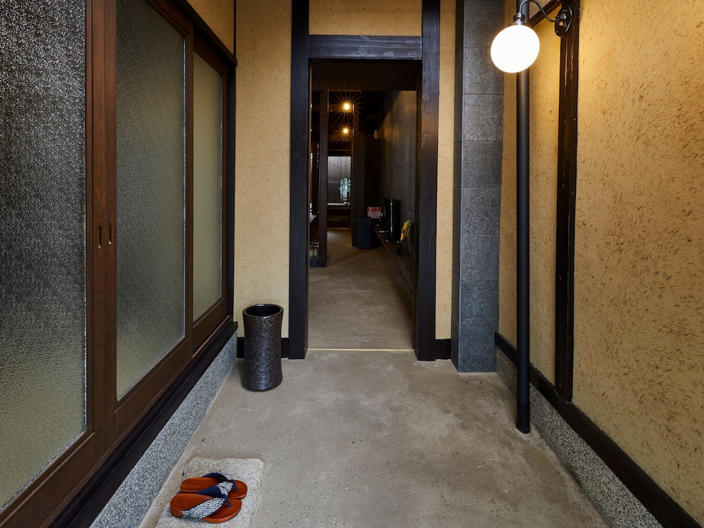 内部エントランス1 | 鈴 プレミアム 町家 京都二条城北