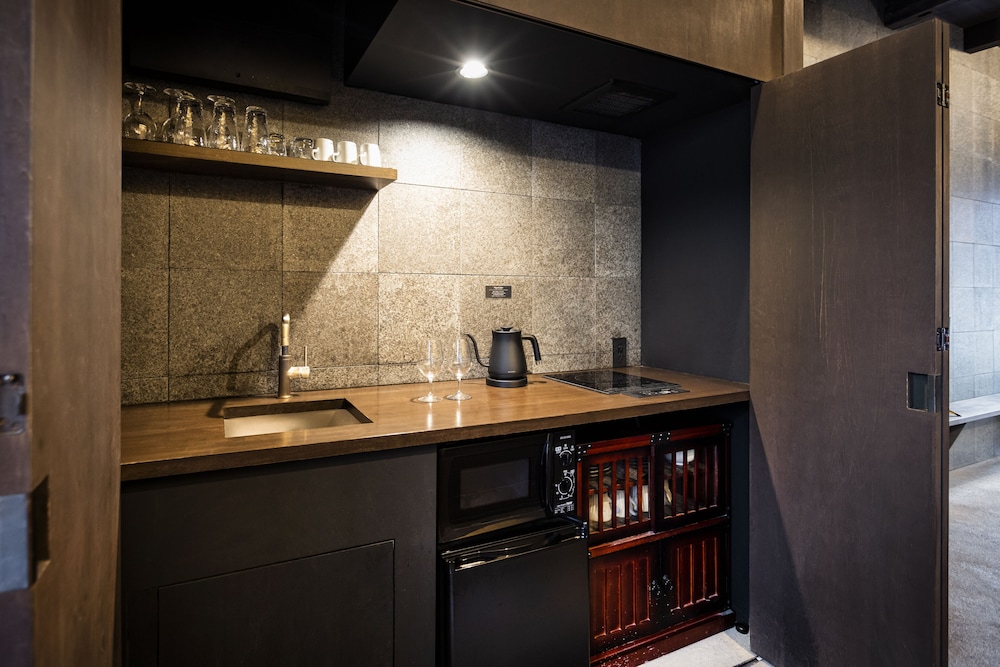 一棟貸し 1-6名用 専用キッチン0 | 鈴 プレミアム 町家 京都二条城北