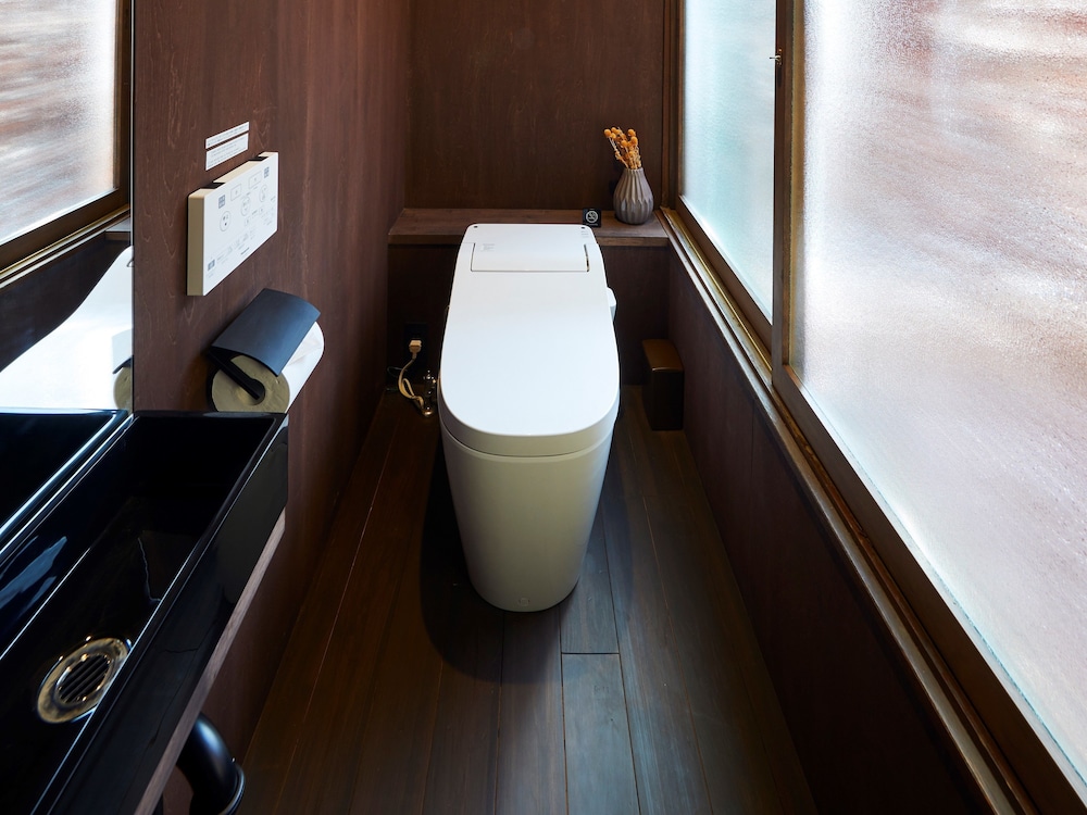 一棟貸し 1-6名用 バスルーム3 | 鈴 プレミアム 町家 京都二条城北