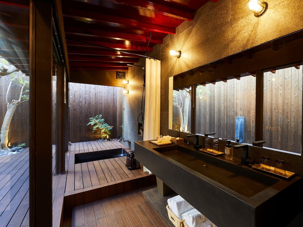 一棟貸し 1-6名用 バスルーム2 | 鈴 プレミアム 町家 京都二条城北