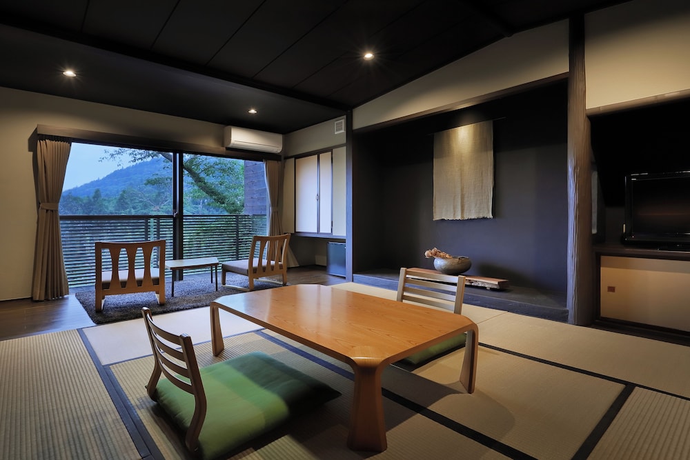 [ジュニアスイート]次の間付和モダンツイン60平米 専用バスルーム 客室4 | おやど 森の音 - 大人限定