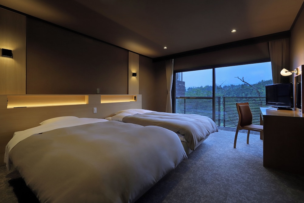 [ジュニアスイート]次の間付和モダンツイン60平米 専用バスルーム 客室6 | おやど 森の音 - 大人限定