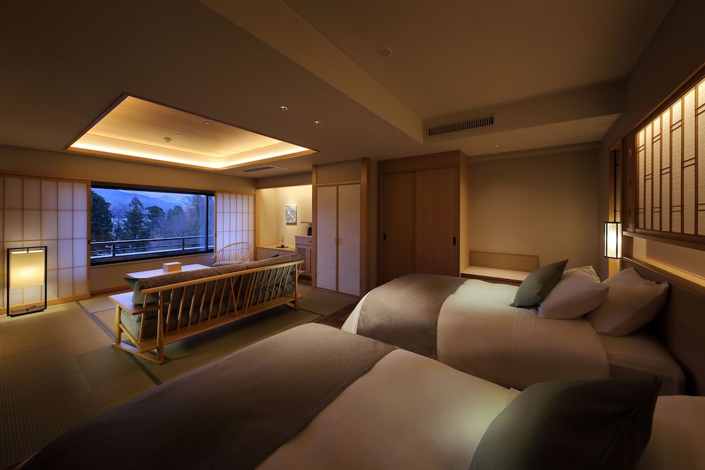 6F 露天風呂付和洋室 | 日本の宿 古窯