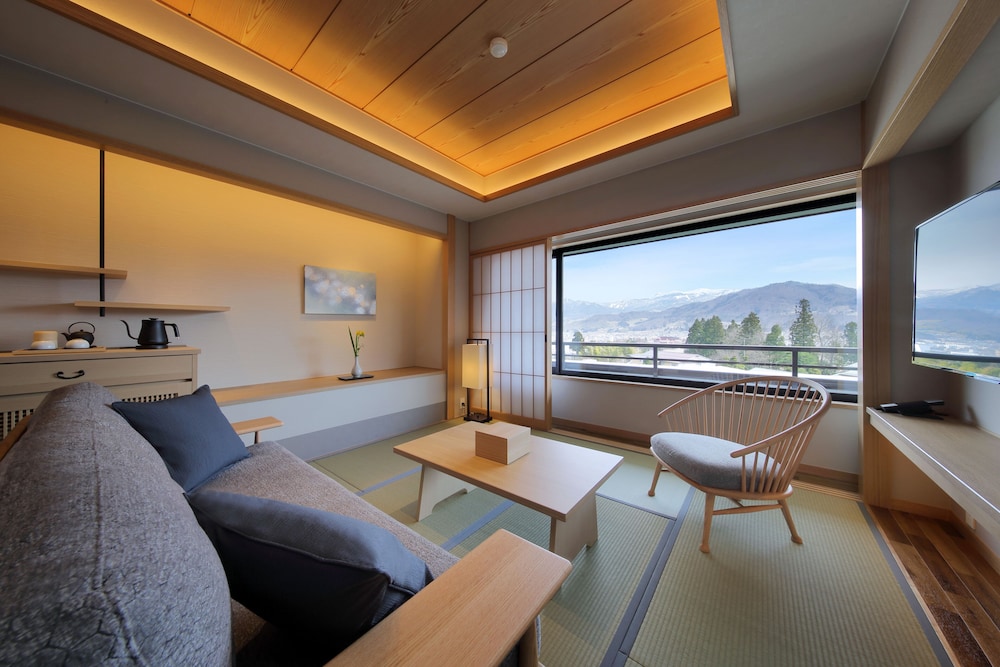 半露天風呂付和洋室 客室1 | 日本の宿 古窯