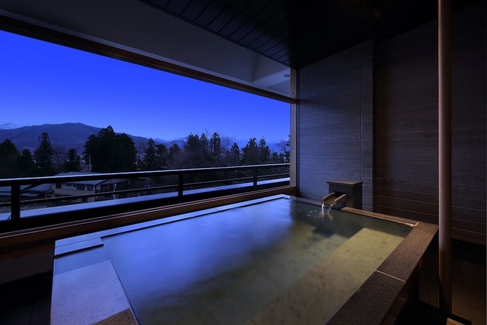 6F 露天風呂付和洋室 バスルーム0 | 日本の宿 古窯