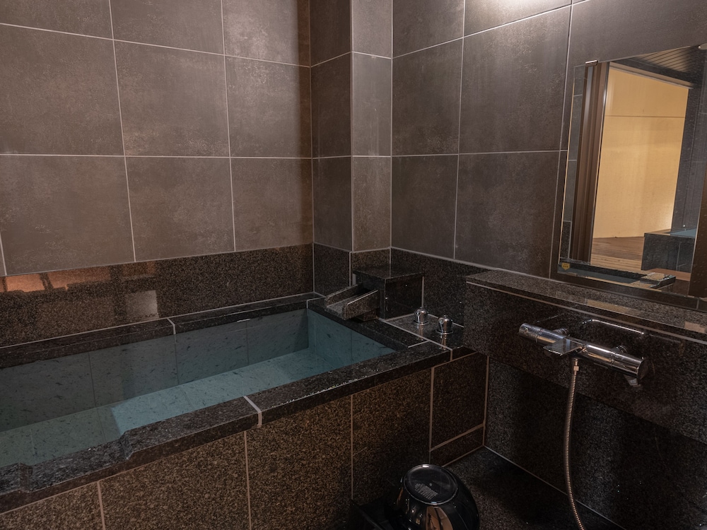 ロイヤル ルーム バスルーム0 | 日本の宿 古窯