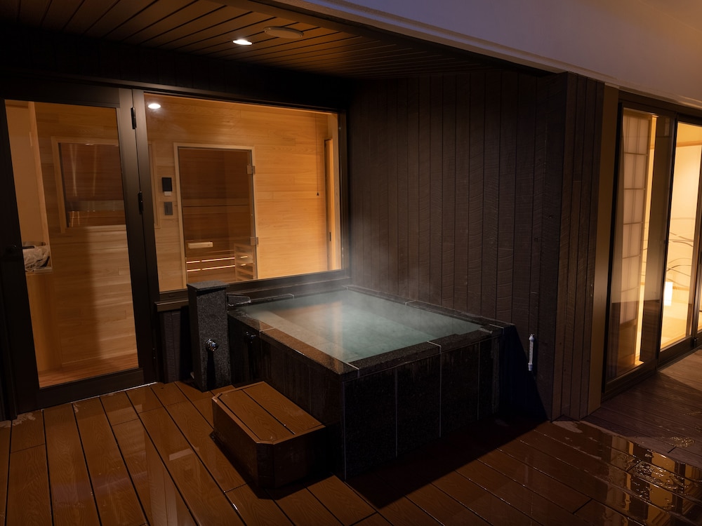 ロイヤル ルーム 客室1 | 日本の宿 古窯