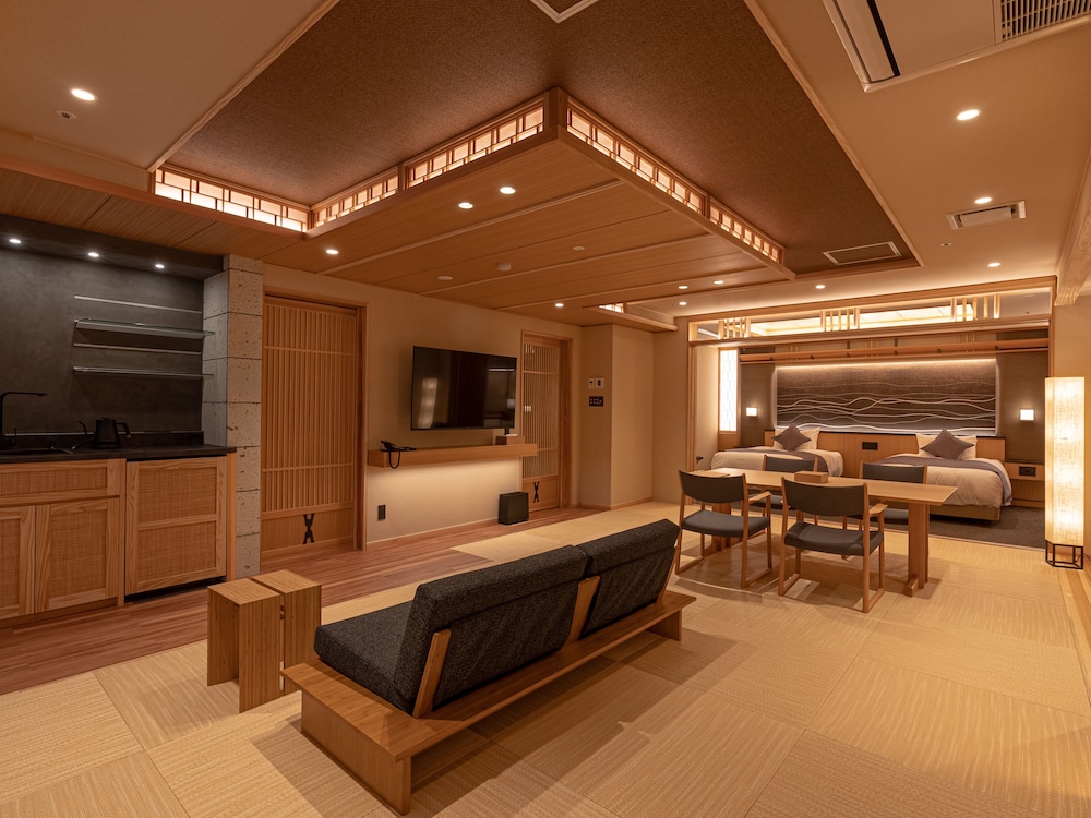 ロイヤル ルーム | 日本の宿 古窯