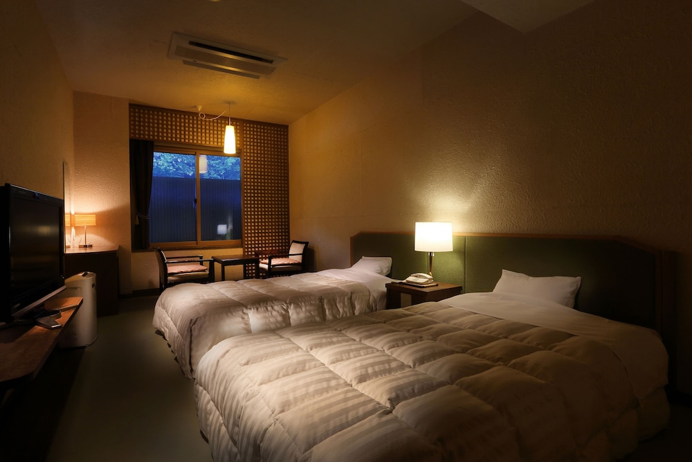 洋室ツイン | 日本の宿 古窯