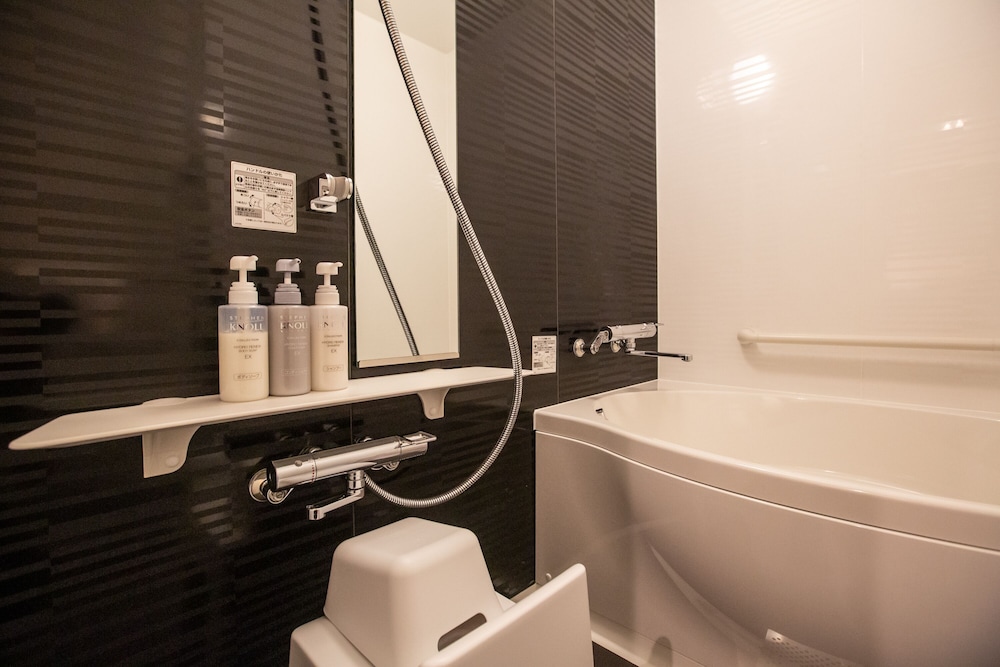 スーペリア ツインルーム 禁煙 バスルーム0 | ホテルビスタ大阪 [なんば]