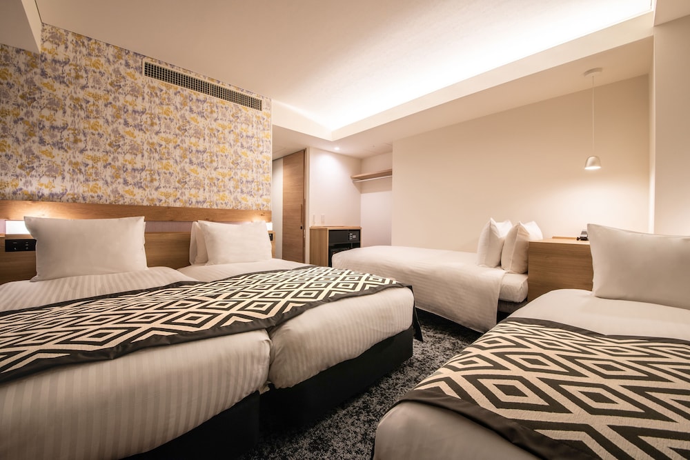 デラックス トリプルルーム ソファベッド付き　禁煙 客室2 | ホテルビスタ大阪 [なんば]