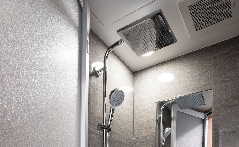 コンフォート ダブルルーム 禁煙 バスルームのシャワー0 | ホテルビスタ大阪 [なんば]