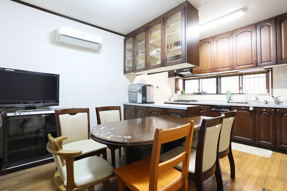 離れ (ファミリールーム) 禁煙 専用簡易キッチン2 | ゲストハウス イロンゴ