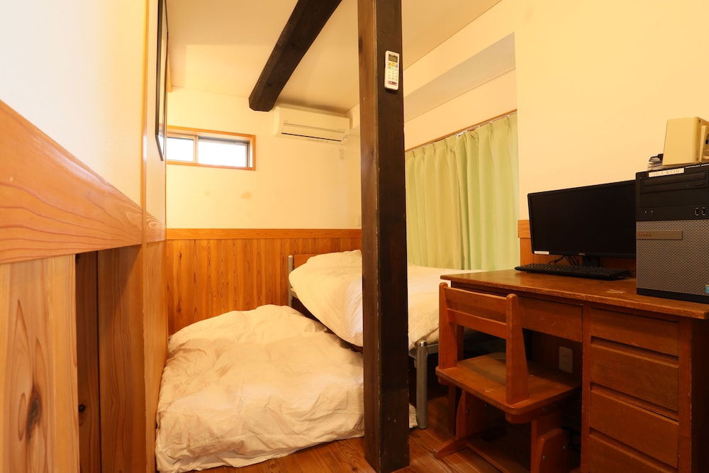プライベートルーム 禁煙 客室1 | ゲストハウス イロンゴ