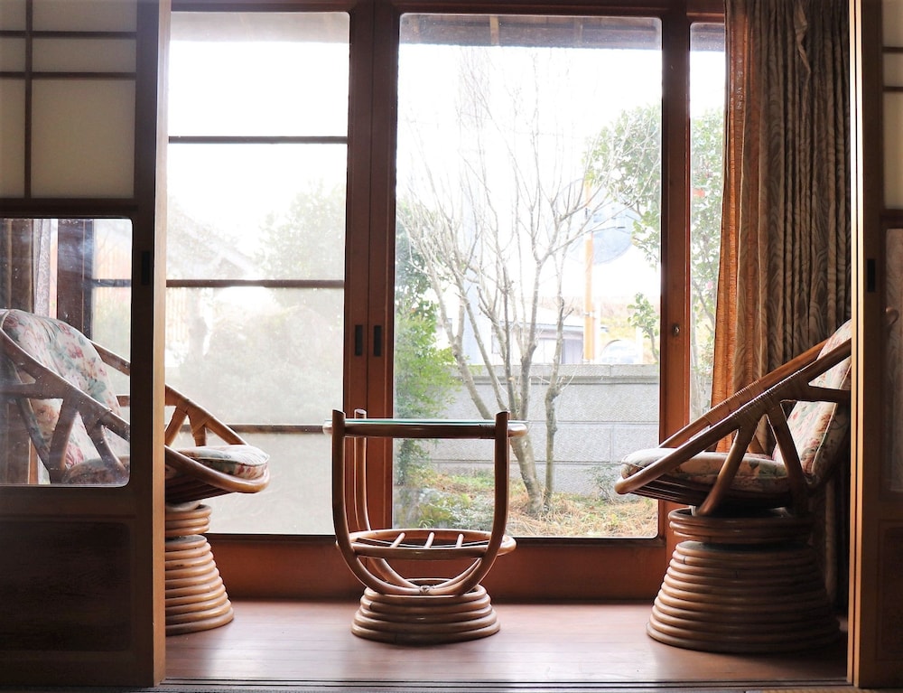 ファミリー和室 トイレ付 客室2 | ゲストハウス イロンゴ