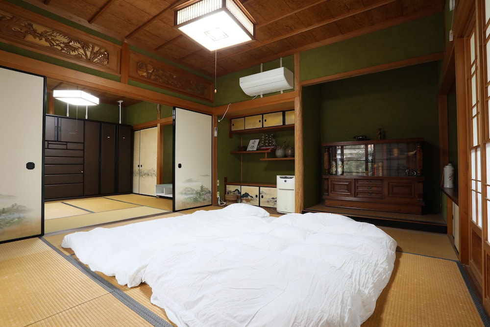 離れ (ファミリールーム) 禁煙 | ゲストハウス イロンゴ