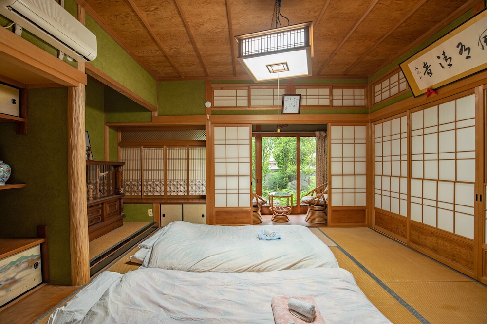 ファミリー和室 トイレ付 | ゲストハウス イロンゴ