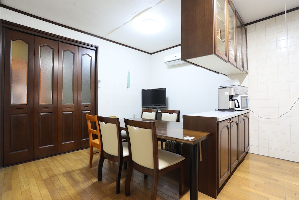 離れ (ファミリールーム) 禁煙 専用簡易キッチン1 | ゲストハウス イロンゴ