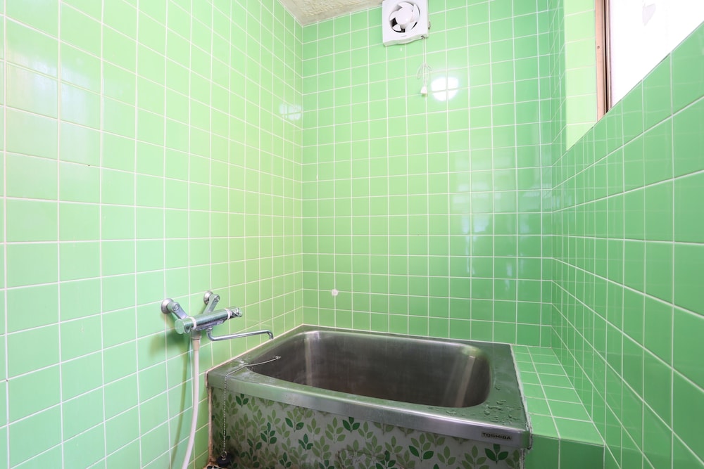 離れ (ファミリールーム) 禁煙 バスルーム0 | ゲストハウス イロンゴ