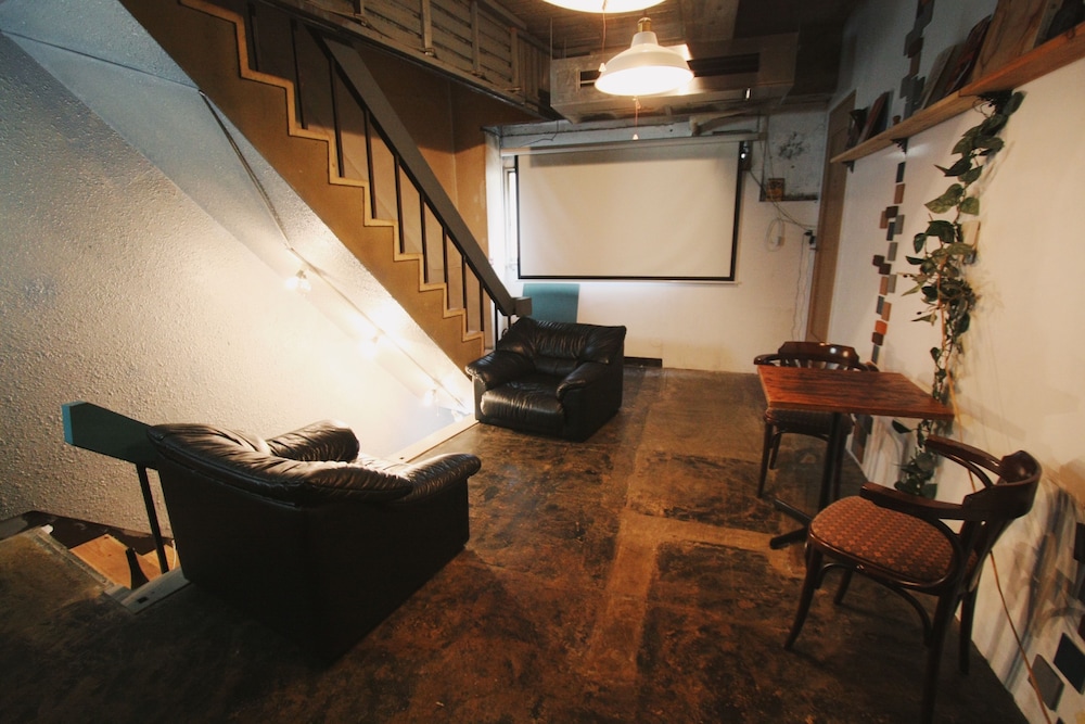 内部エントランス1 | BEPPU hostel&cafe Ourschestra. 内部エントランス1 | BEPPU hostel&cafe Ourschestra.