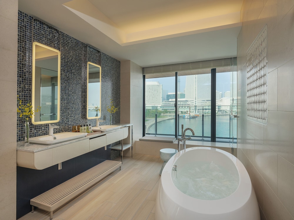 スイート 1 ベッドルーム クラブラウンジ利用可 バスルーム0 | インターコンチネンタル 横浜 Pier 8 by IHG