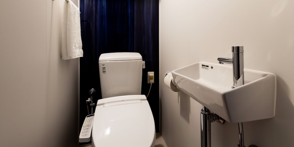 ダブルルーム バスルーム1 | The Moana