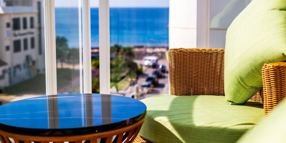 スーペリア ダブルルーム シティビュー バルコニーからの眺望1 | The Moana