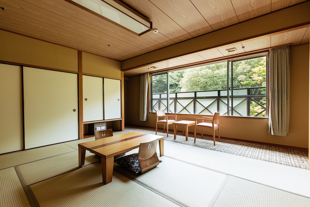 和室10畳 禁煙 客室1 | 亀の井ホテル 有馬