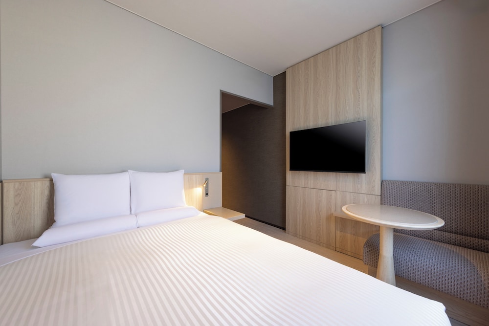 スタンダードダブル (バス付) 禁煙 客室1 | 亀の井ホテル 有馬