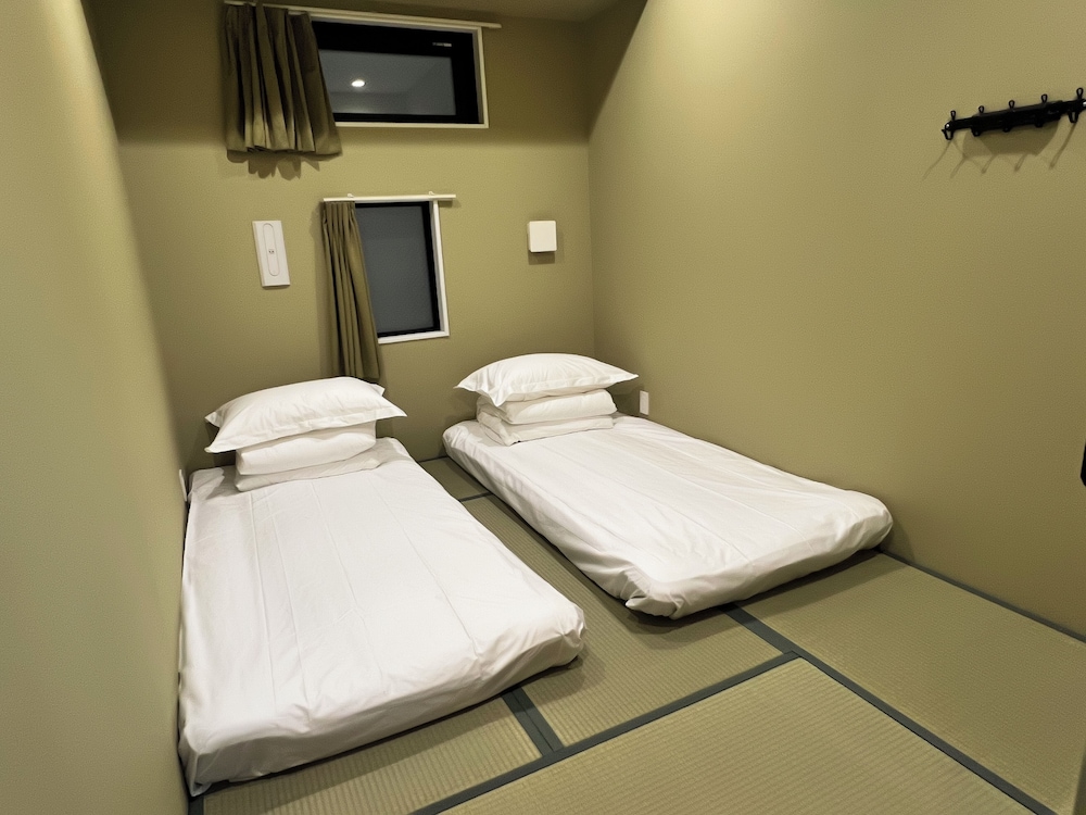 Premium Twin B 客室5 | Hotel Hangout - ホステル