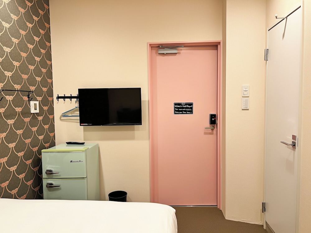 コンフォート ダブルルーム ダブルベッド 1 台 禁煙 専用バスルーム 客室2 | Hotel Hangout - ホステル