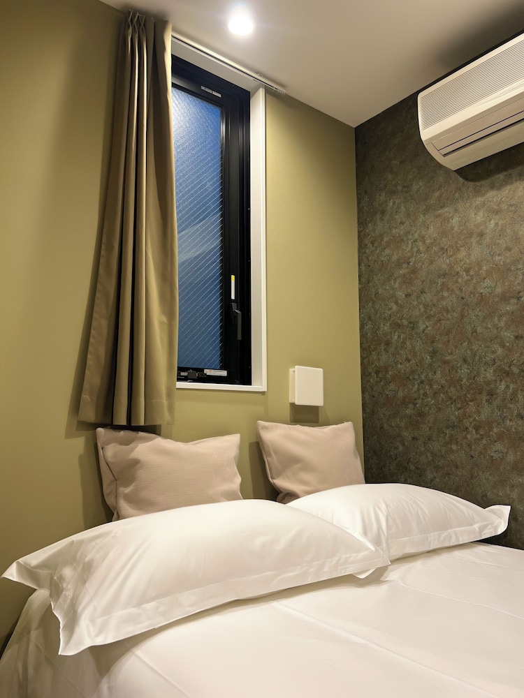 Premium Twin A 客室1 | Hotel Hangout - ホステル