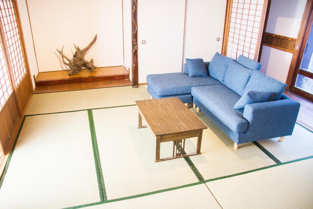 Whole house リビングルーム1 | 縁川