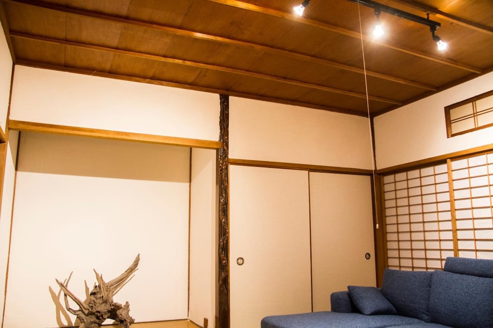 Whole house リビングルーム0 | 縁川