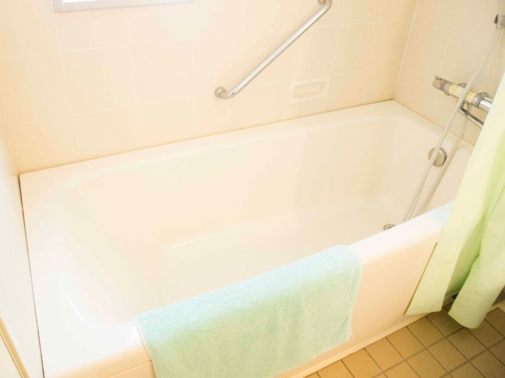 1 深めの浴槽0 | IROU