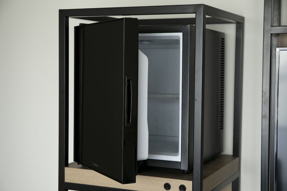 【禁煙】ハリウッドツインルーム/16㎡/110 ㎝ 幅ベッド2台/2名迄 客室の設備とサービス1 | KOKO HOTEL 札幌すすきの