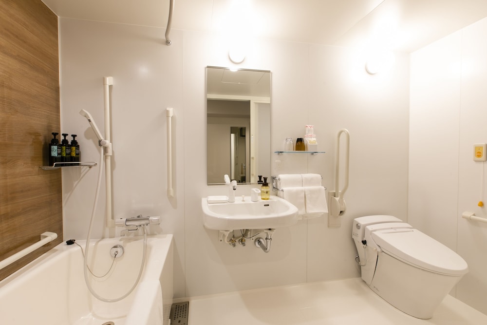 【禁煙】ユニバーサルツインルーム/26㎡/120 ㎝ 幅ベッド2台/2名迄 バスルーム1 | KOKO HOTEL 札幌すすきの