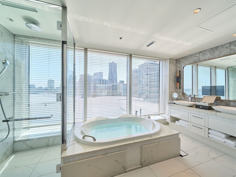 ザ · カハラ スイート ツイン 禁煙 バスルーム3 | ザ・カハラ・ホテル & リゾート 横浜