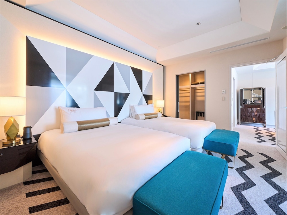 プレミア スイート ツイン 禁煙 客室1 | ザ・カハラ・ホテル & リゾート 横浜