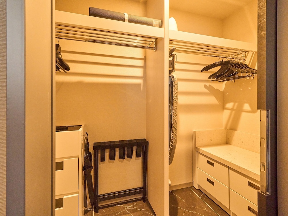 プレミア スイート ツイン 禁煙 | ザ・カハラ・ホテル & リゾート 横浜