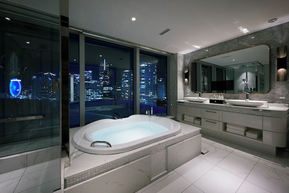 ザ · カハラ スイート ツイン 禁煙 バスルーム1 | ザ・カハラ・ホテル & リゾート 横浜