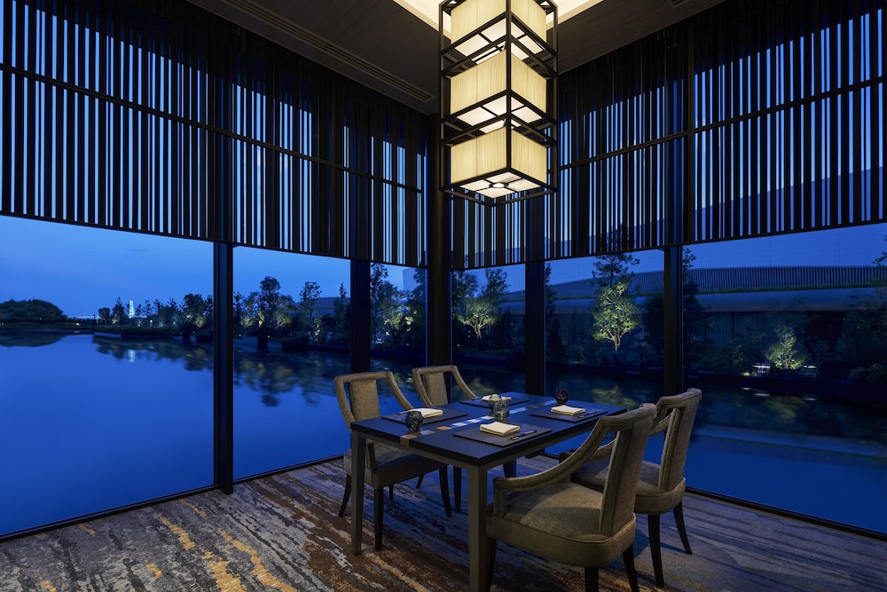 レストラン1 | ザ・カハラ・ホテル & リゾート 横浜 レストラン1 | ザ・カハラ・ホテル & リゾート 横浜