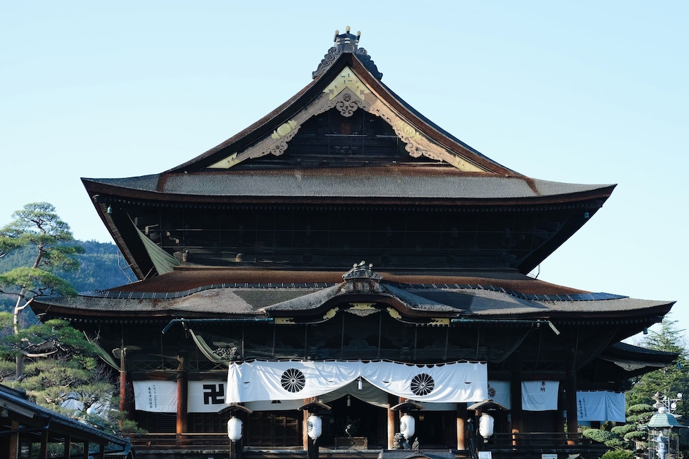 観光スポット1 | 善光寺薬王院