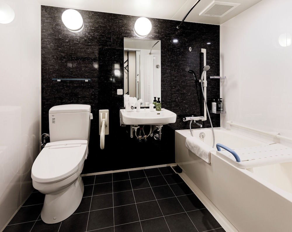 ダブルルーム 禁煙 バスルーム1 | ホテル ドンルクール 大阪梅田