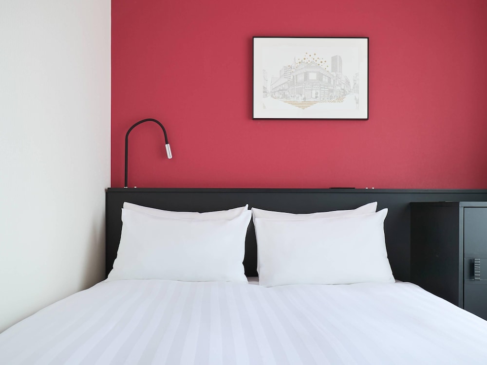 スタンダード ルーム ダブルベッド 1 台 禁煙 (Small Room) | HOTEL GEOMETIQ Osaka Umeda, an Ascend Collection Hotel