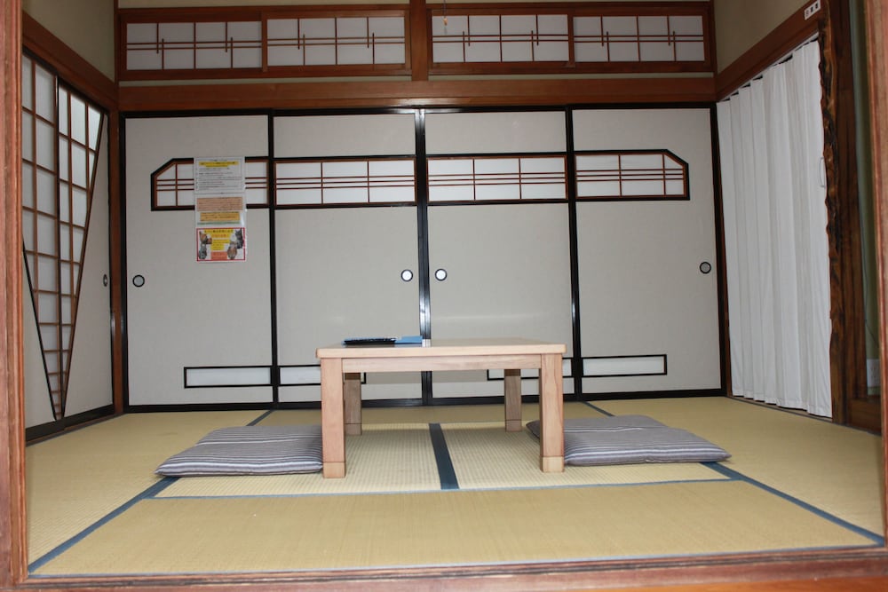 和室 4人部屋 素泊まり 禁煙 客室2 | 農家民宿 ローゼンキャット
