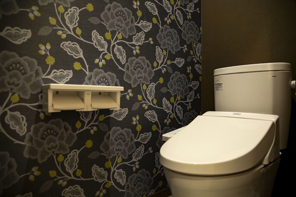 AWAJI ファミリースイート バスルーム0 | cafe & stay CASTANA