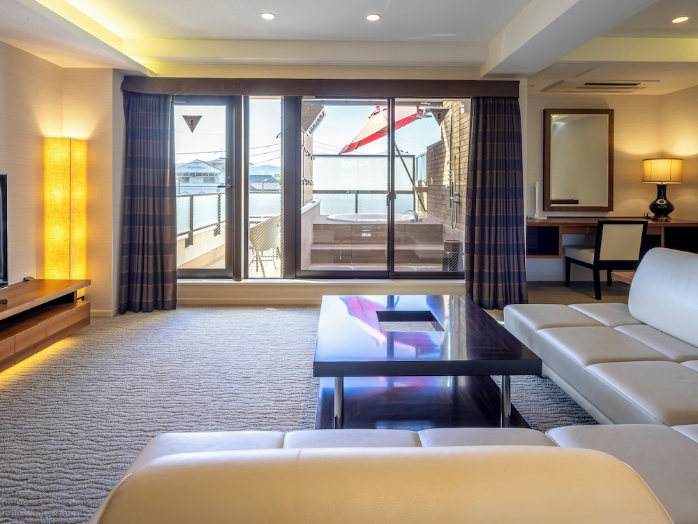 デラックスツインルーム A 露天風呂付 客室7 | リヴェルト京都鴨川