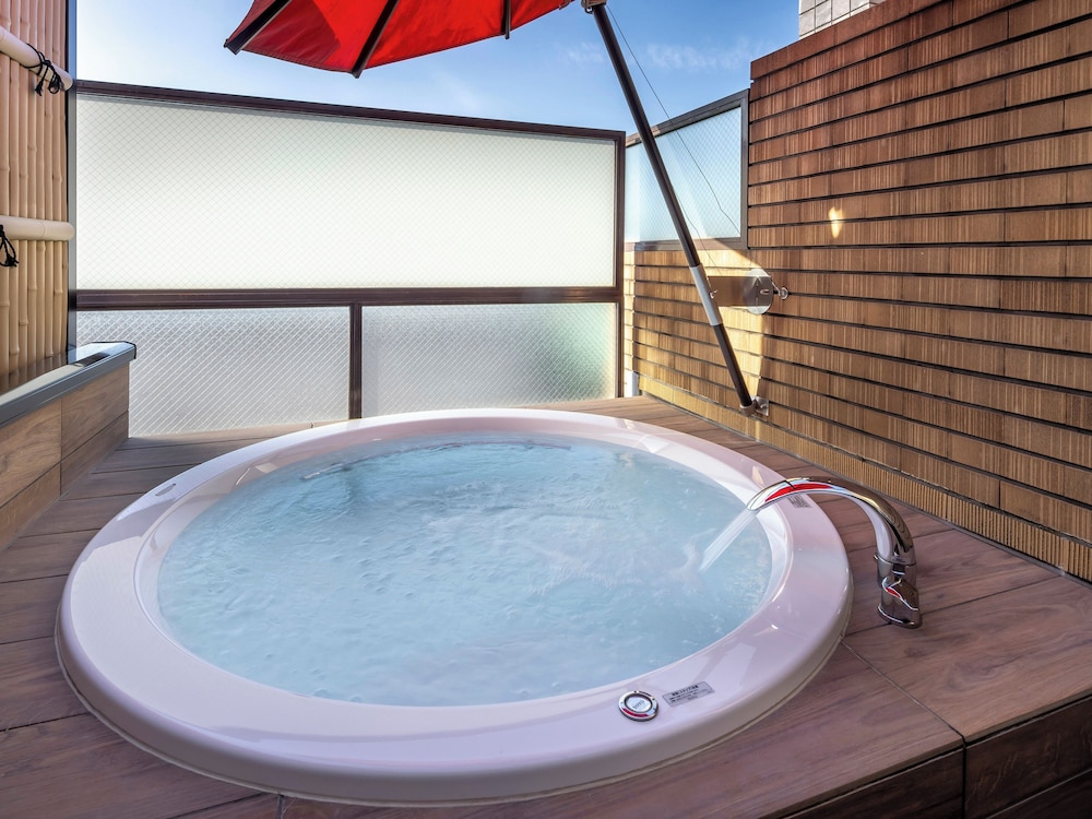 デラックスツインルーム A 露天風呂付 バスルーム1 | リヴェルト京都鴨川